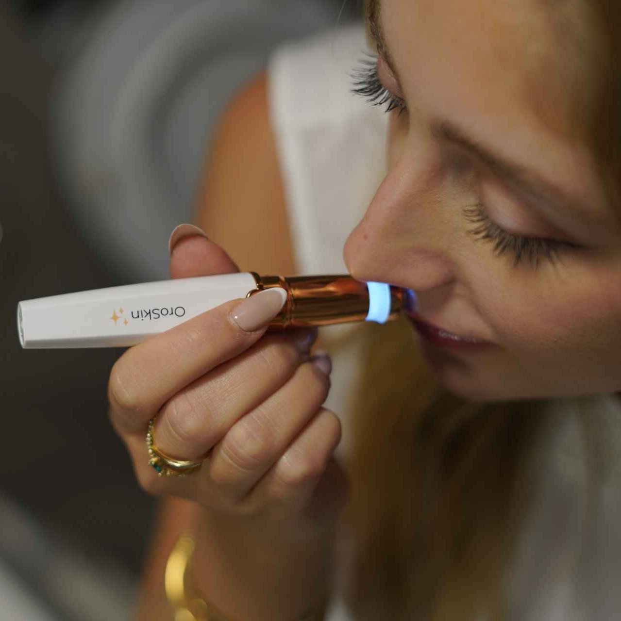 2-in-1 Eyebrow & Facial Trimmer