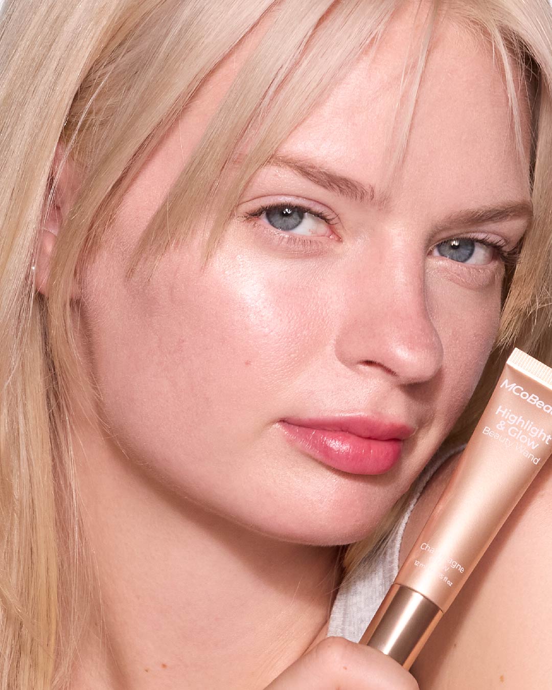 The Champaign Glow Highlight Wand